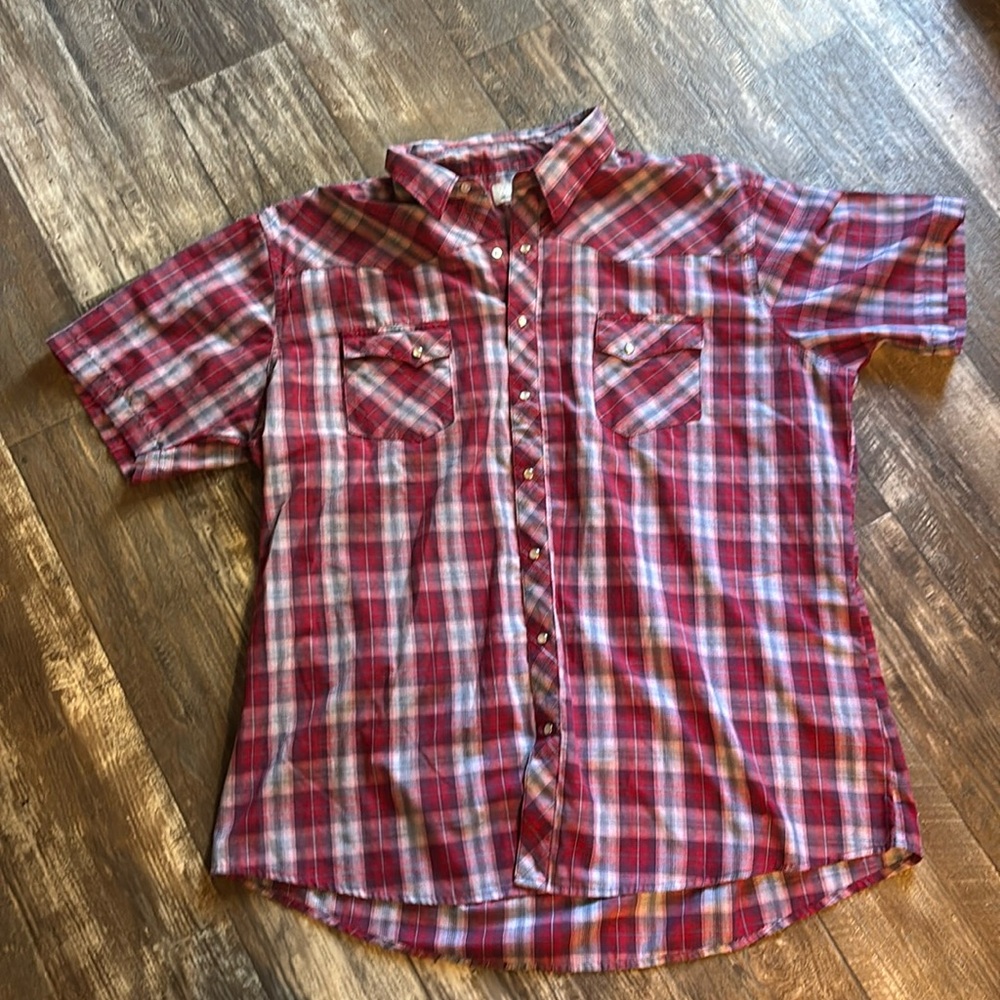 Men’s wrangler, pearl snap shirt